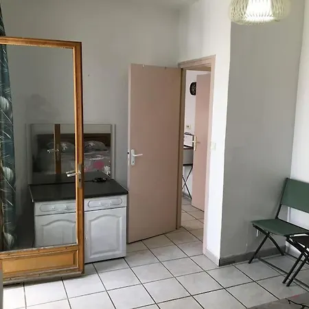 Apartment Flc 6 Couchages 2 Terrasse Metro 290m Marseille